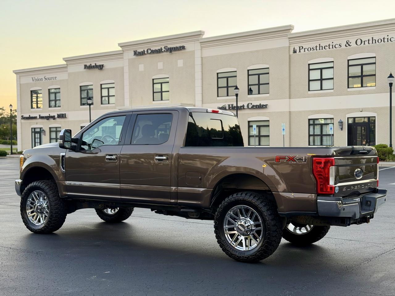 Ford F-250 SD Lariat Crew Cab 4WD 2017
