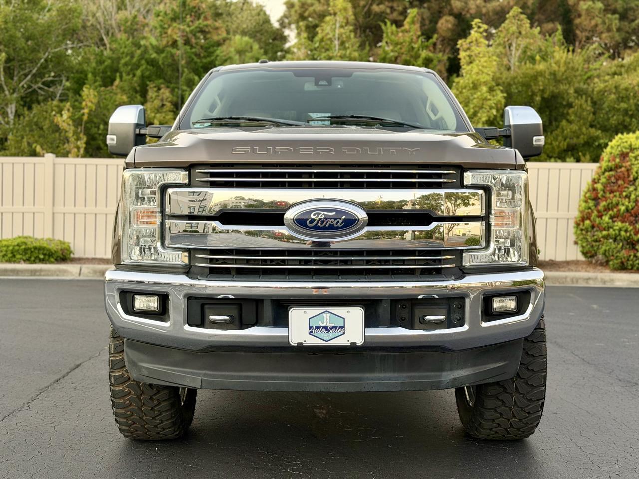 Ford F-250 SD Lariat Crew Cab 4WD 2017