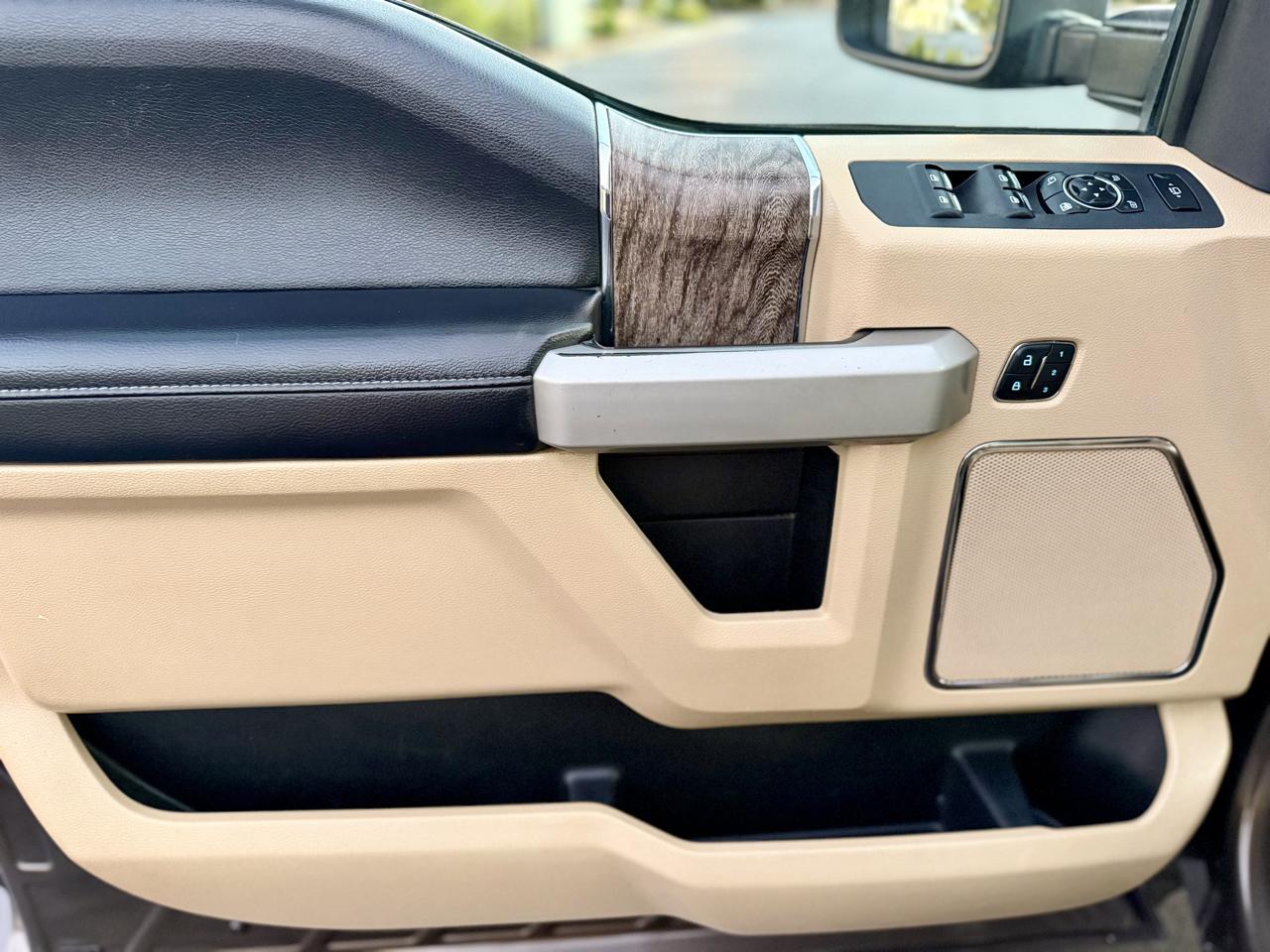 Ford F-250 SD Lariat Crew Cab 4WD 2017