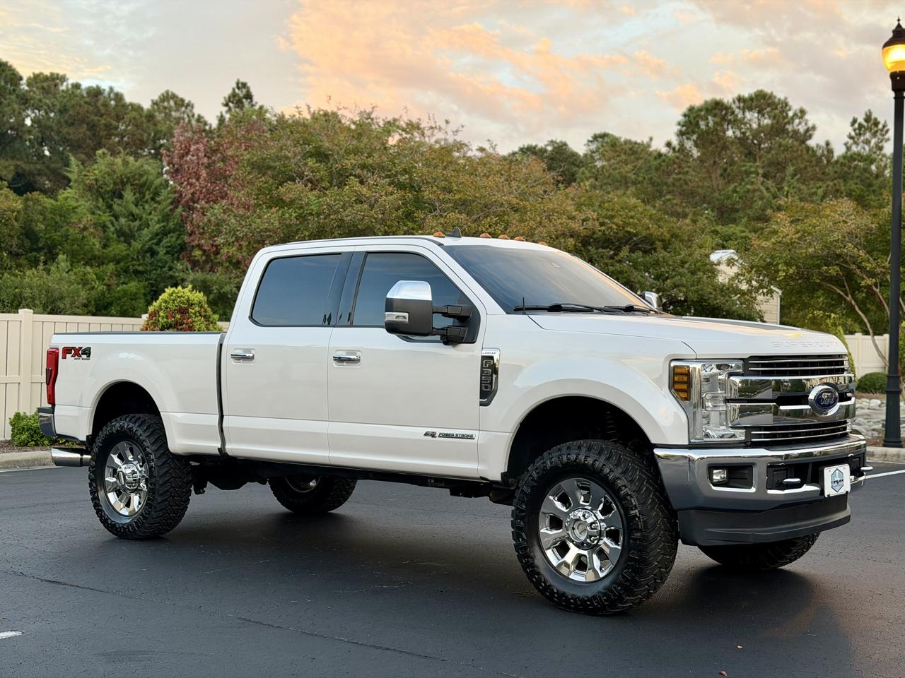 Ford F-350 SD Lariat Crew Cab 4WD 2019