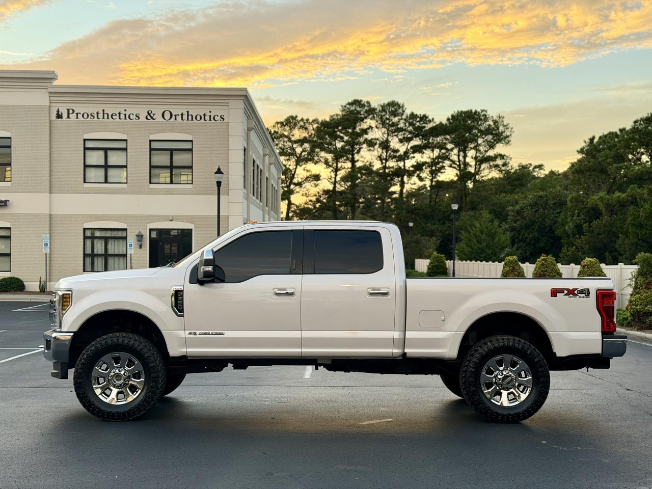 Ford F-350 SD Lariat Crew Cab 4WD 2019