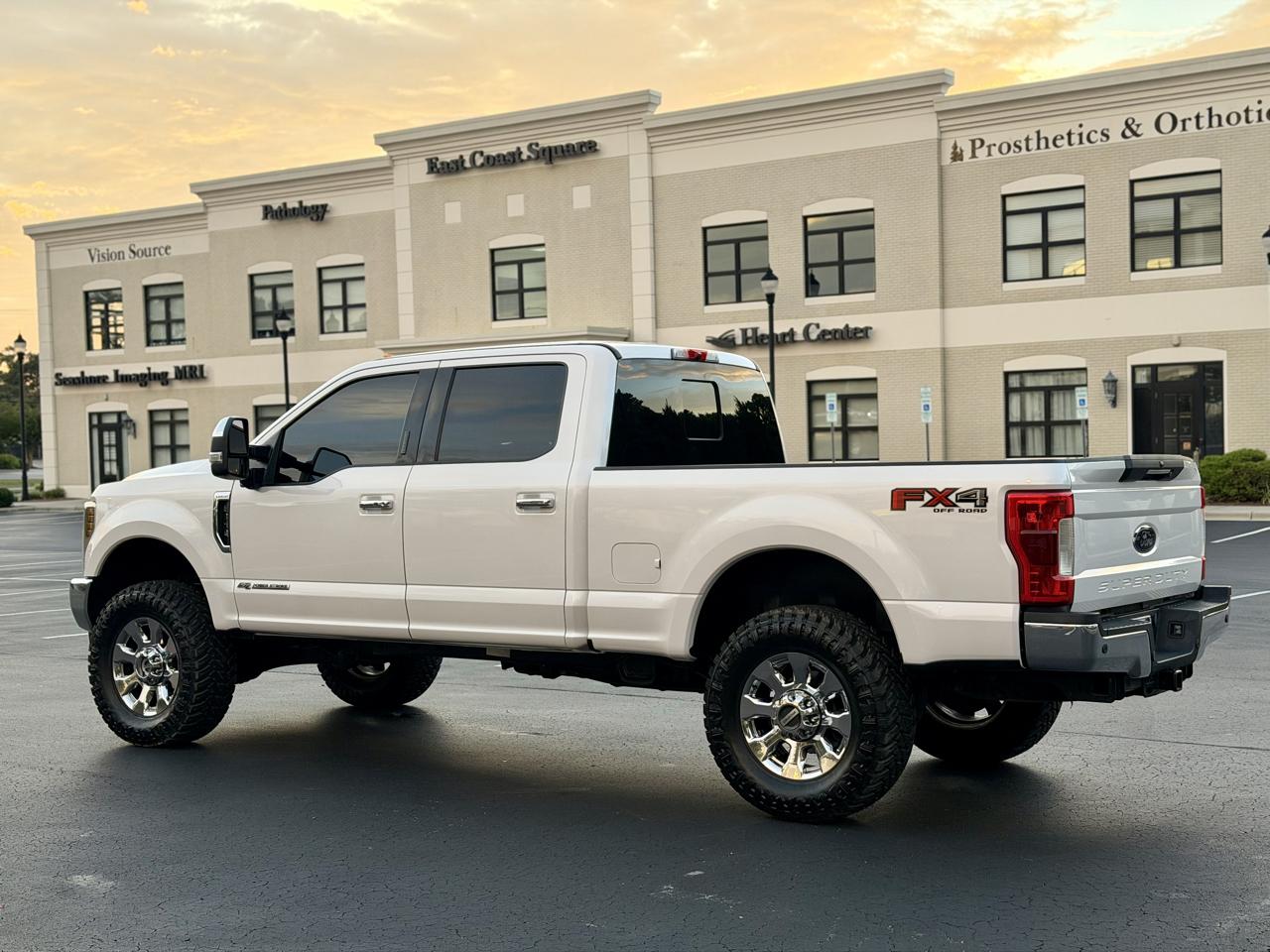 Ford F-350 SD Lariat Crew Cab 4WD 2019
