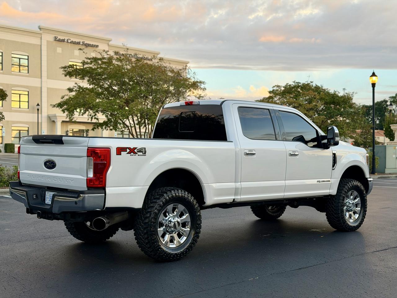 Ford F-350 SD Lariat Crew Cab 4WD 2019
