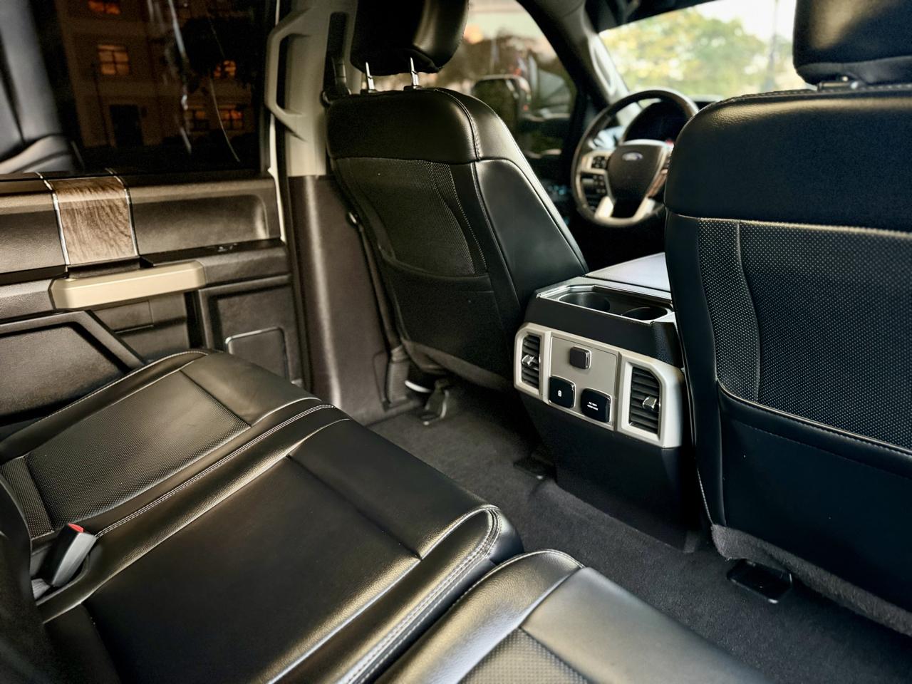 Ford F-350 SD Lariat Crew Cab 4WD 2019