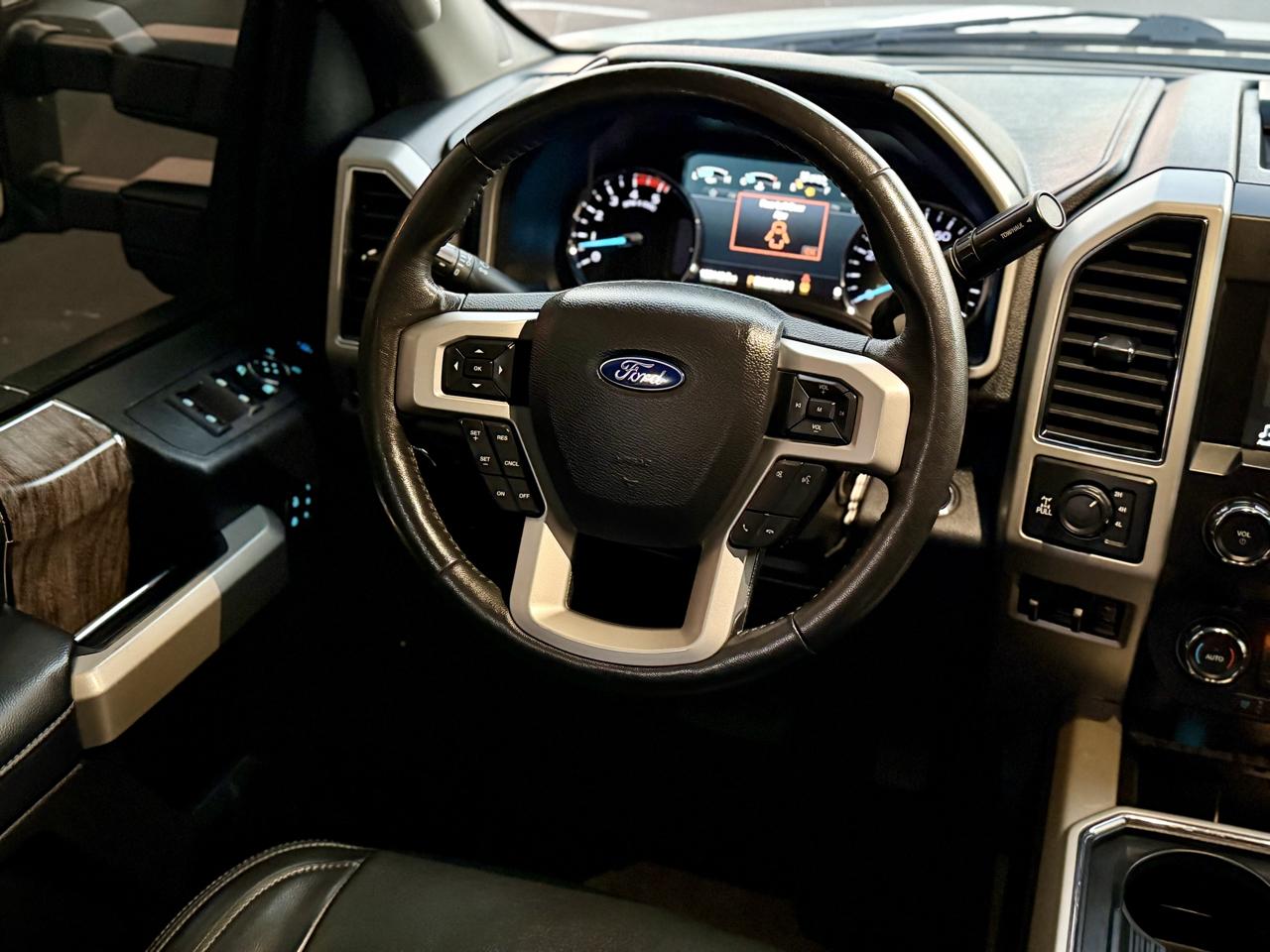 Ford F-350 SD Lariat Crew Cab 4WD 2019