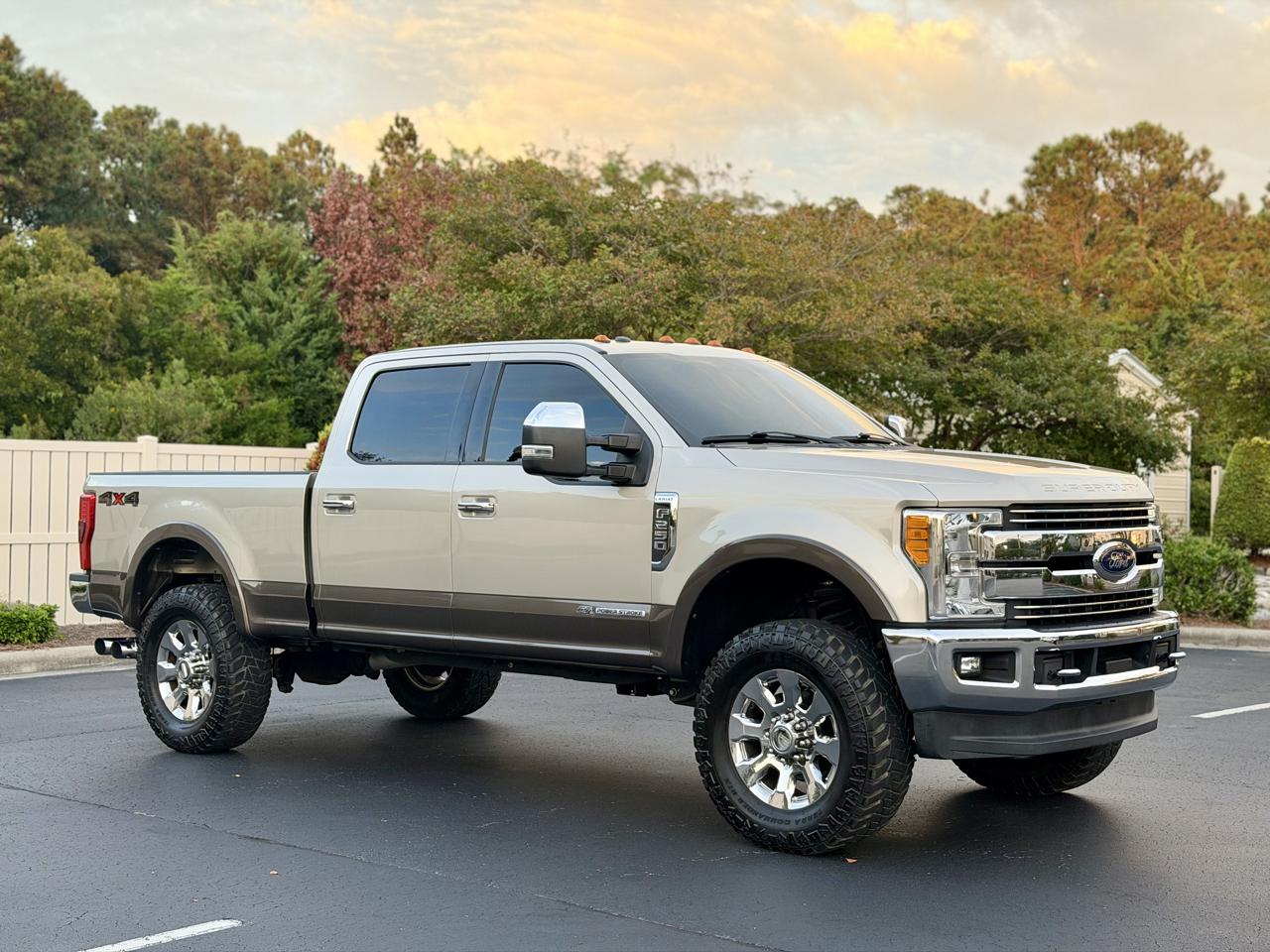 Ford F-250 SD Lariat Crew Cab 4WD 2017