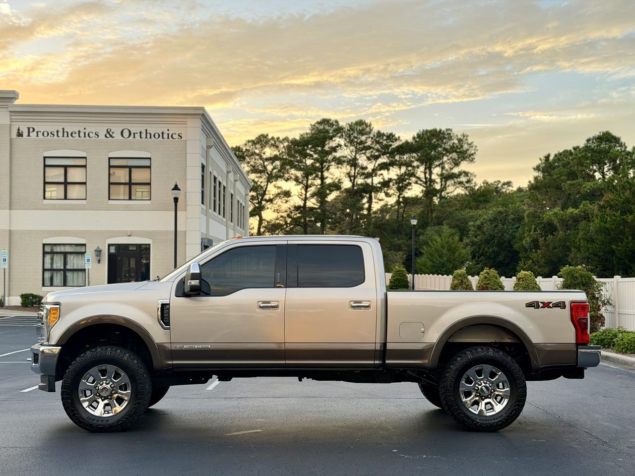 Ford F-250 SD Lariat Crew Cab 4WD 2017