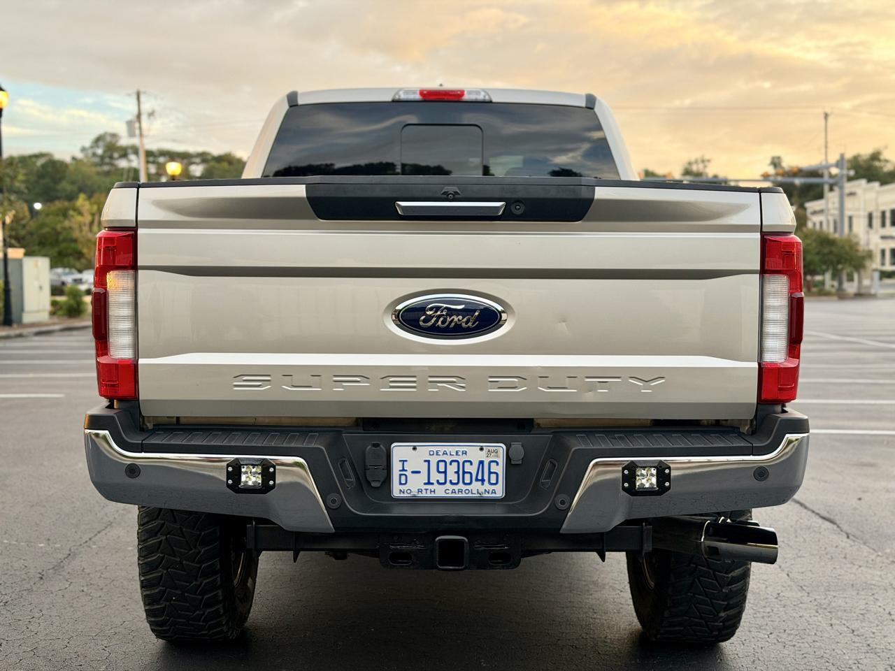 Ford F-250 SD Lariat Crew Cab 4WD 2017