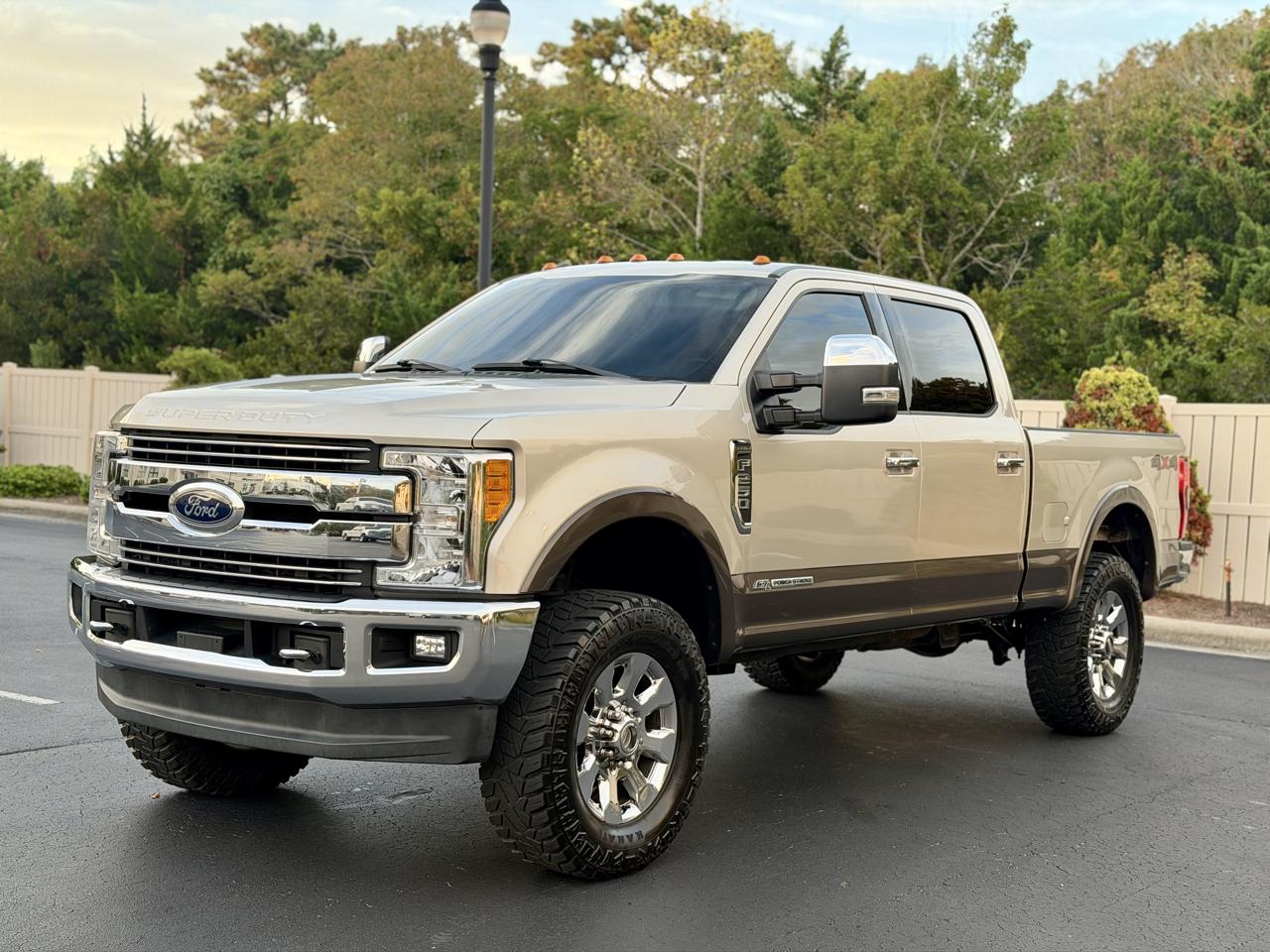 Ford F-250 SD Lariat Crew Cab 4WD 2017