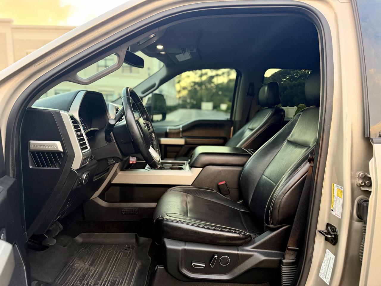 Ford F-250 SD Lariat Crew Cab 4WD 2017