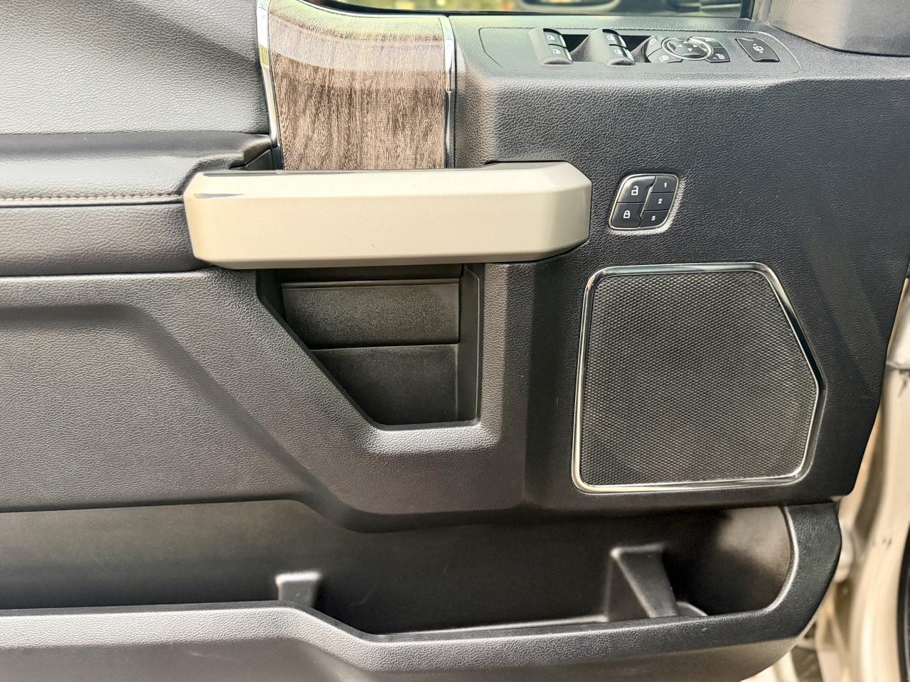 Ford F-250 SD Lariat Crew Cab 4WD 2017