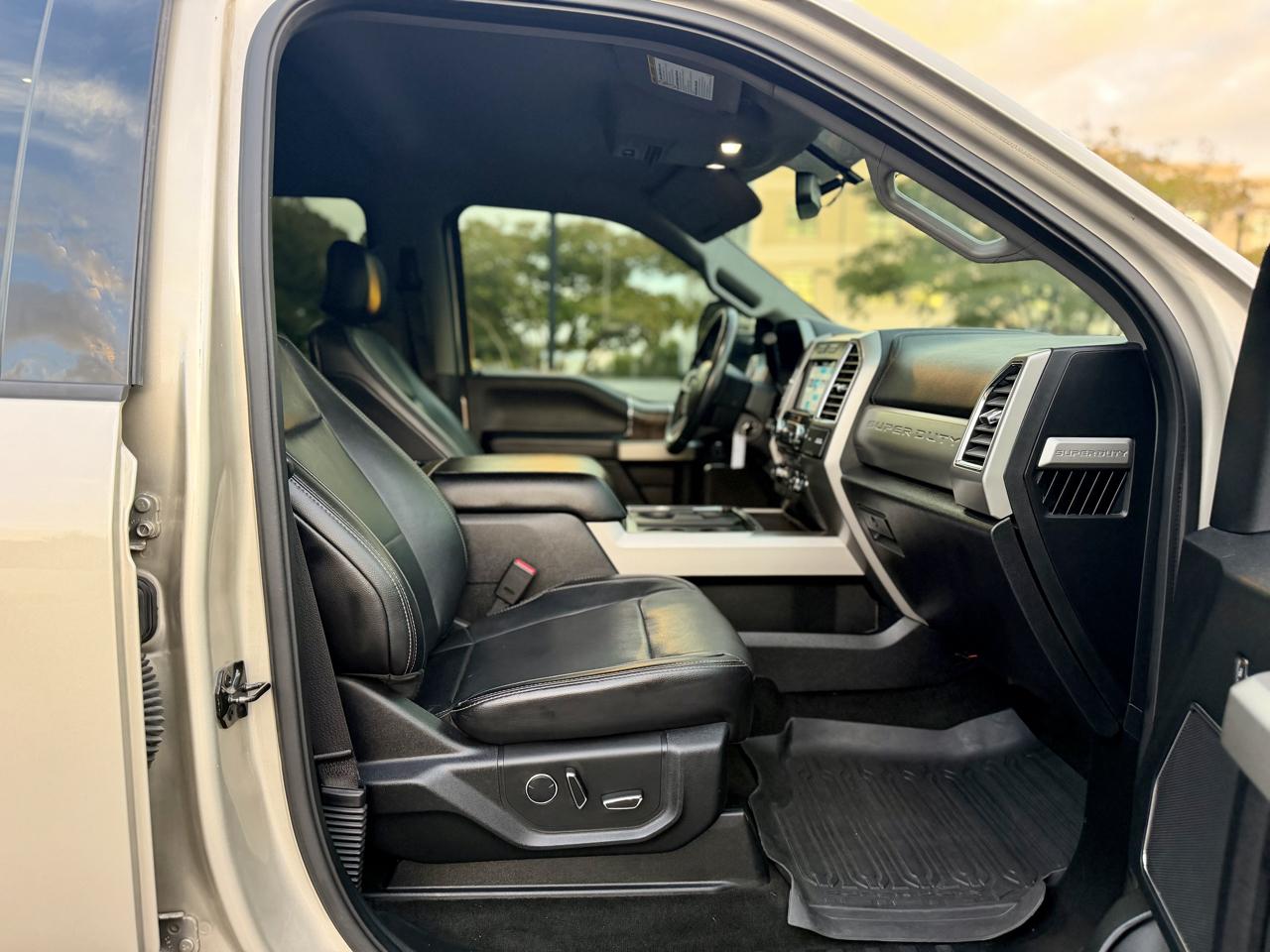 Ford F-250 SD Lariat Crew Cab 4WD 2017