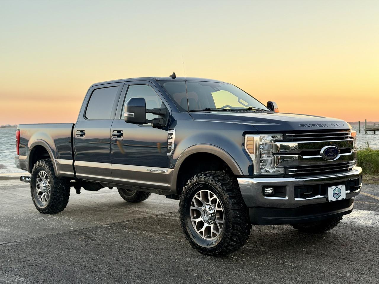 Ford F-250 SD Lariat Crew Cab 4WD 2019