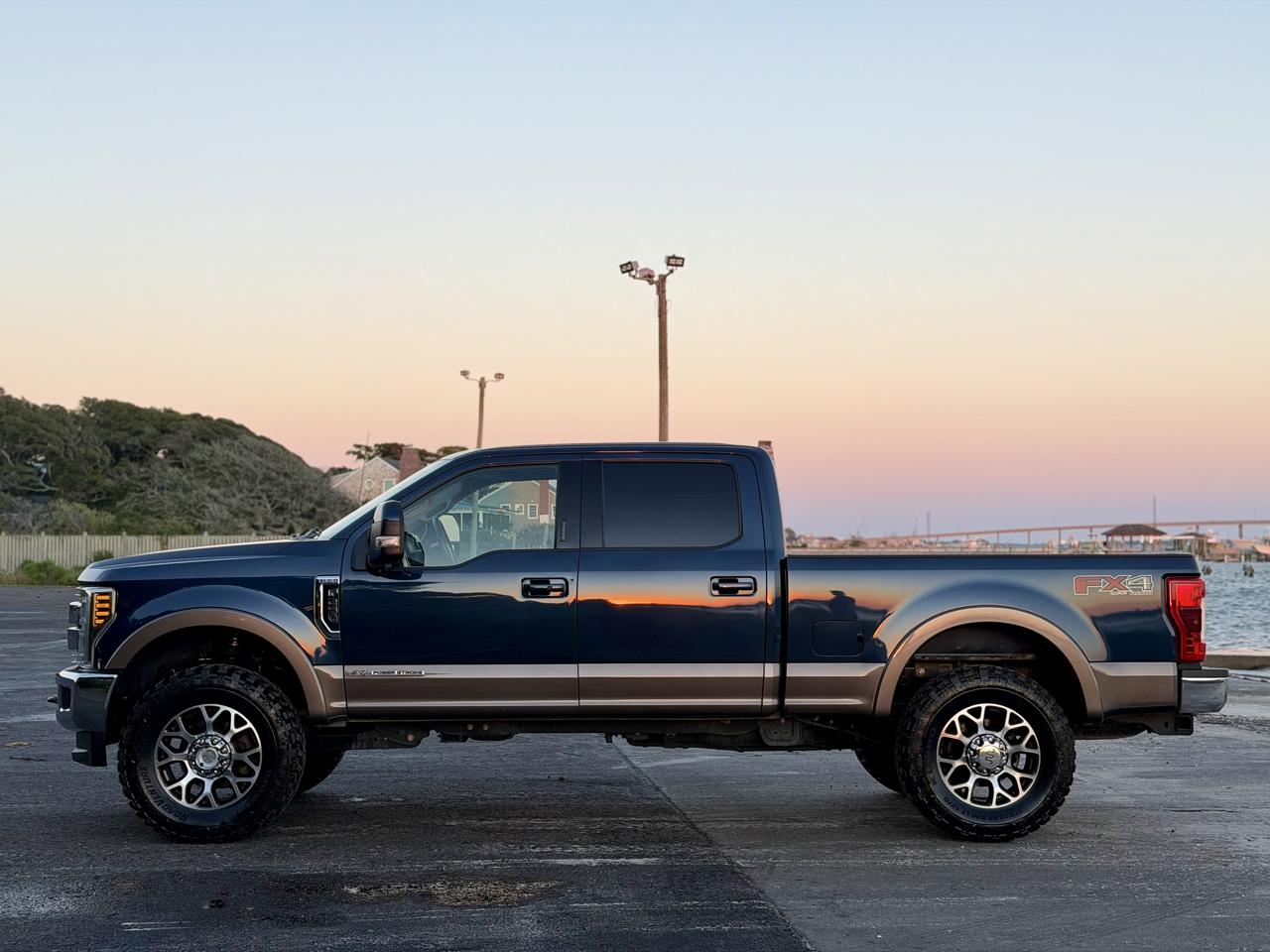 Ford F-250 SD Lariat Crew Cab 4WD 2019
