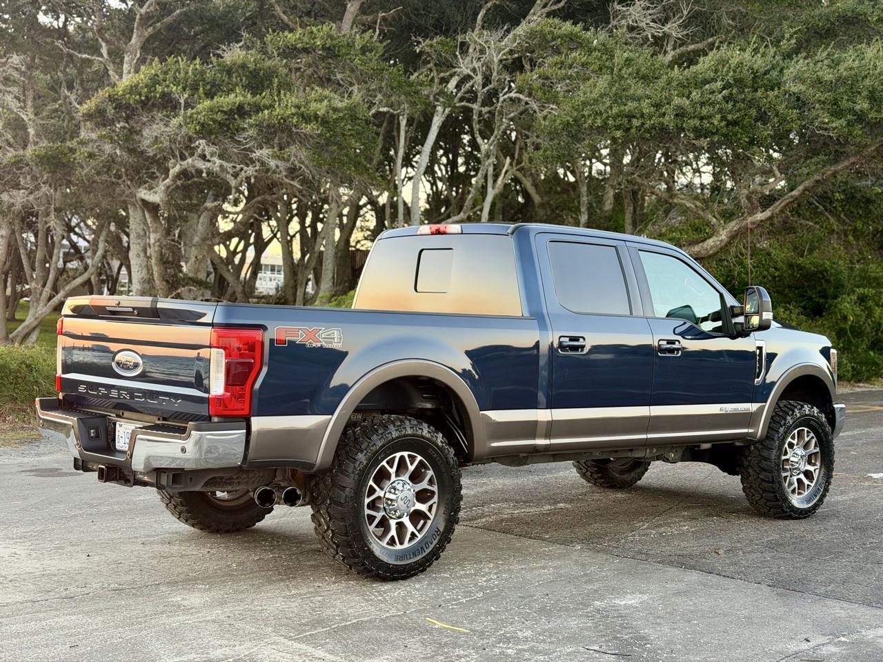 Ford F-250 SD Lariat Crew Cab 4WD 2019