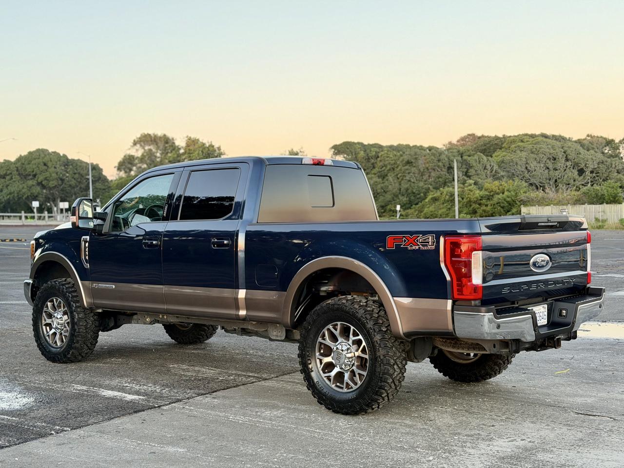 Ford F-250 SD Lariat Crew Cab 4WD 2019