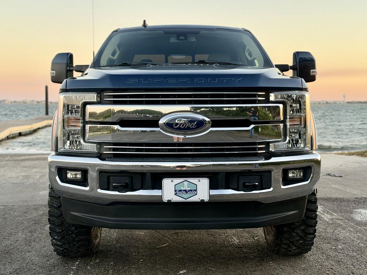 Ford F-250 SD Lariat Crew Cab 4WD 2019