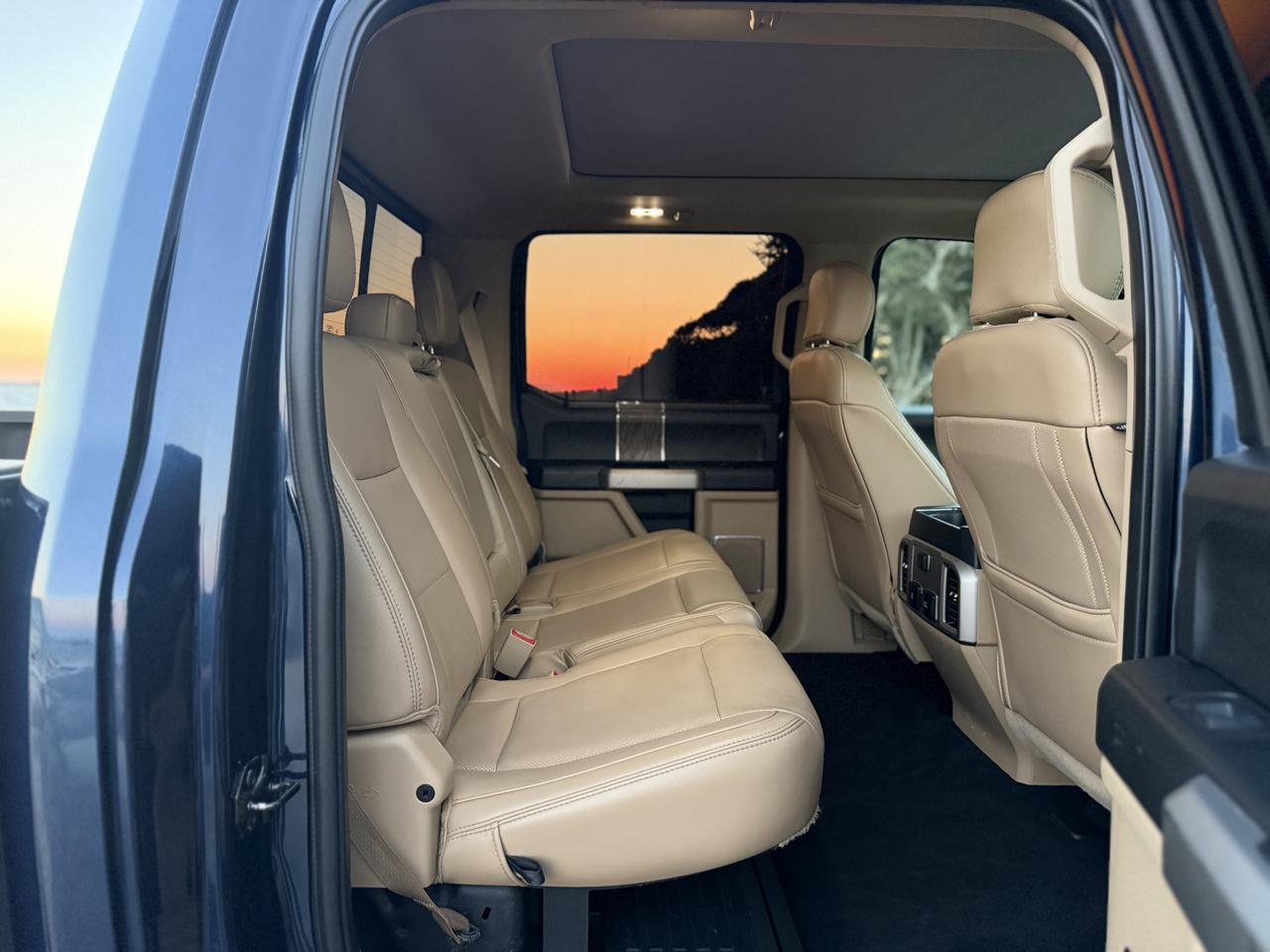 Ford F-250 SD Lariat Crew Cab 4WD 2019
