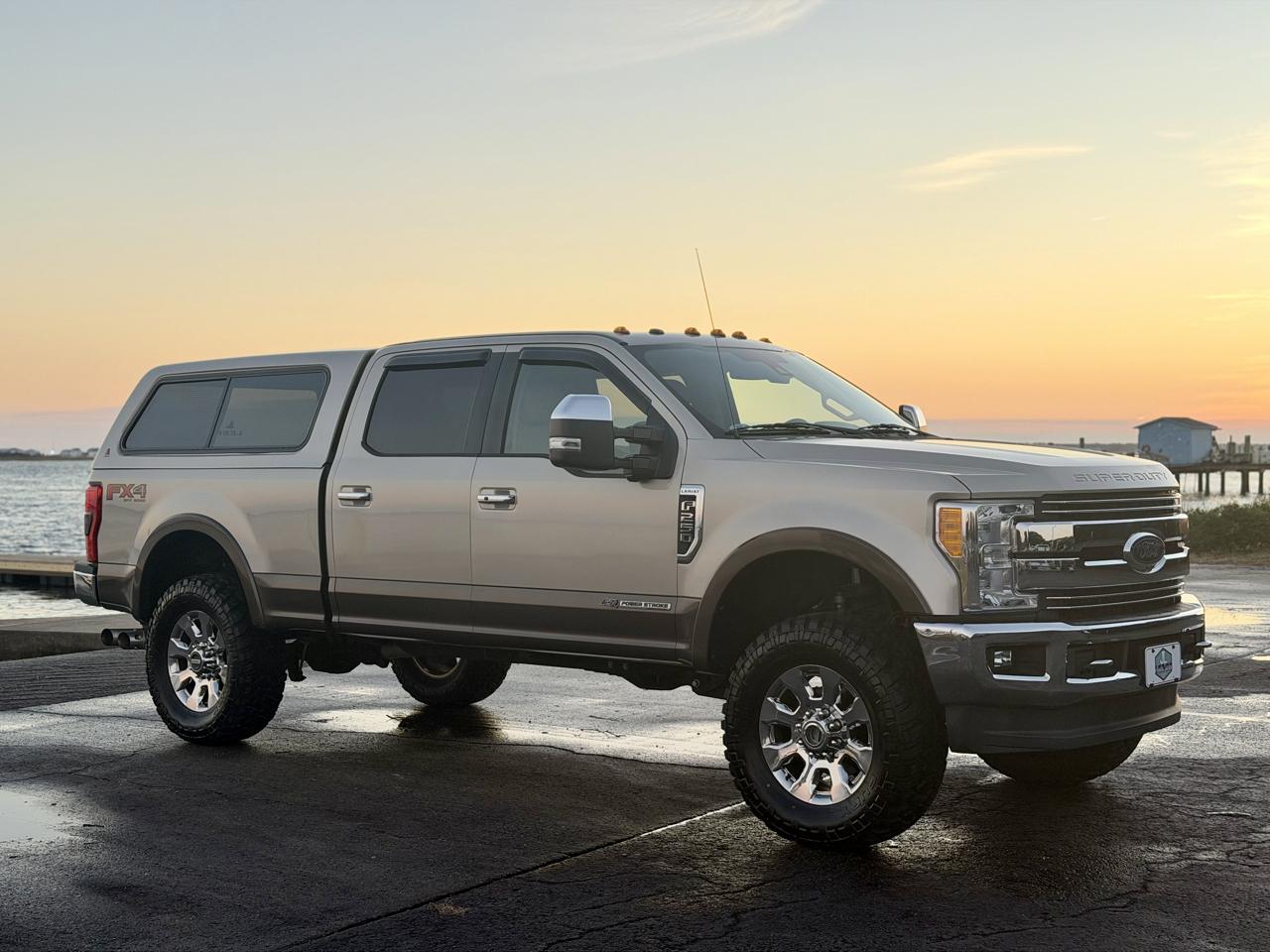 Ford F-250 SD Lariat Crew Cab 4WD 2017