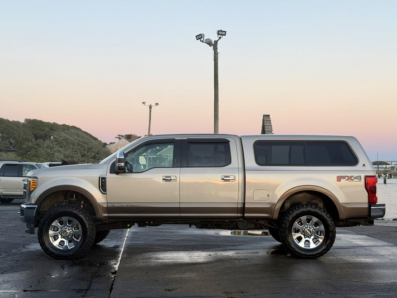 Ford F-250 SD Lariat Crew Cab 4WD 2017