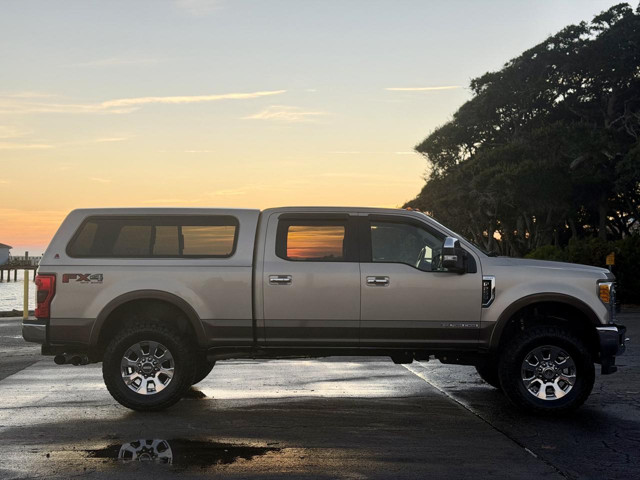 Ford F-250 SD Lariat Crew Cab 4WD 2017