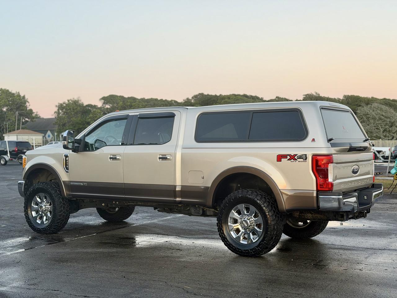 Ford F-250 SD Lariat Crew Cab 4WD 2017