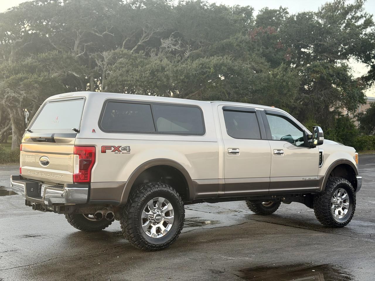 Ford F-250 SD Lariat Crew Cab 4WD 2017