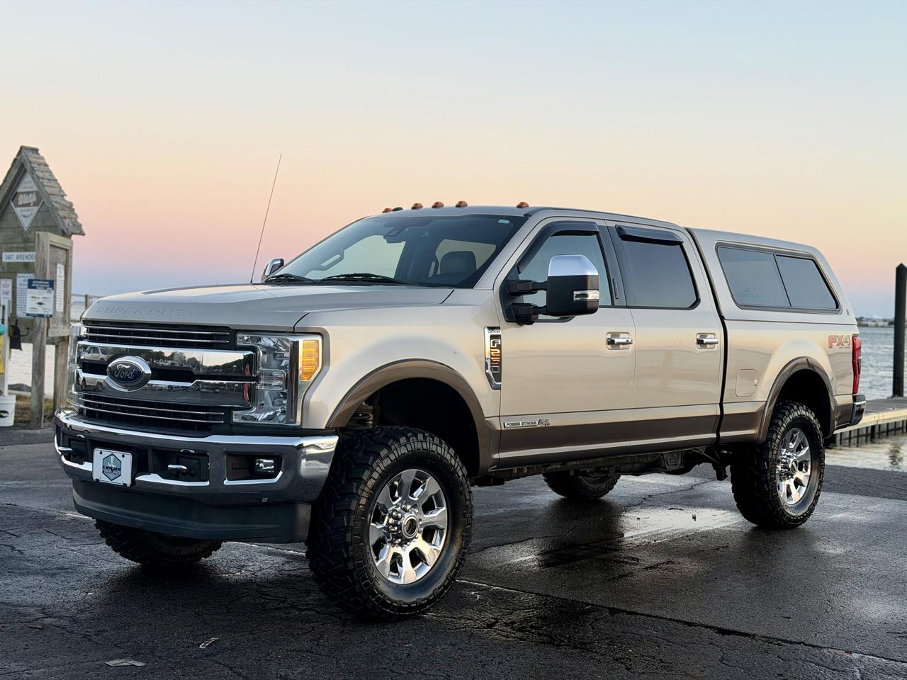 Ford F-250 SD Lariat Crew Cab 4WD 2017