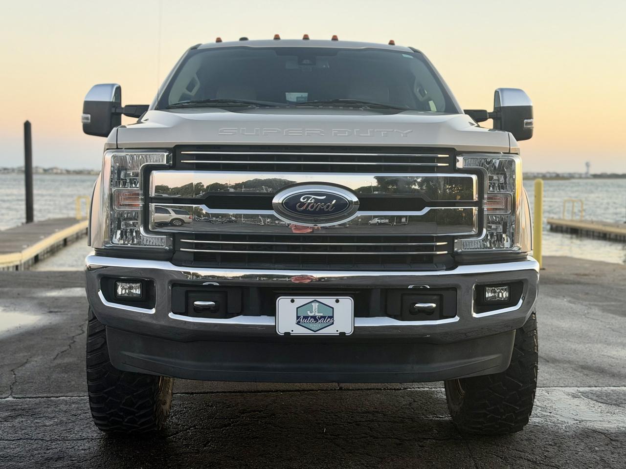 Ford F-250 SD Lariat Crew Cab 4WD 2017