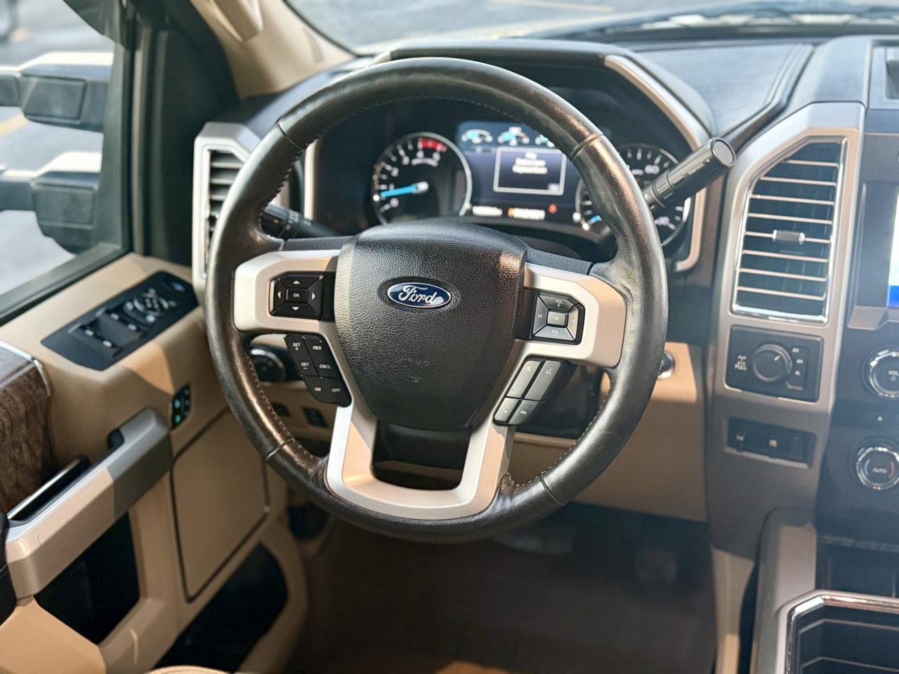 Ford F-250 SD Lariat Crew Cab 4WD 2017