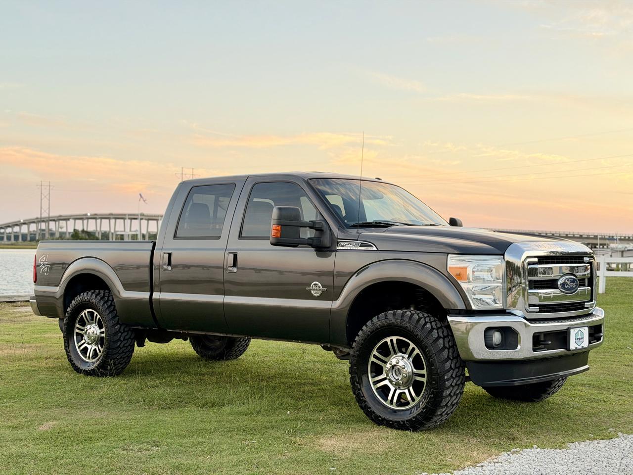 Ford F-250 SD Lariat Crew Cab 4WD 2016