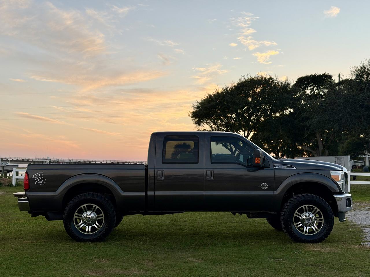 Ford F-250 SD Lariat Crew Cab 4WD 2016