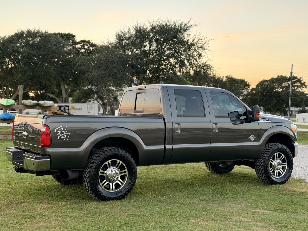 Ford F-250 SD Lariat Crew Cab 4WD 2016