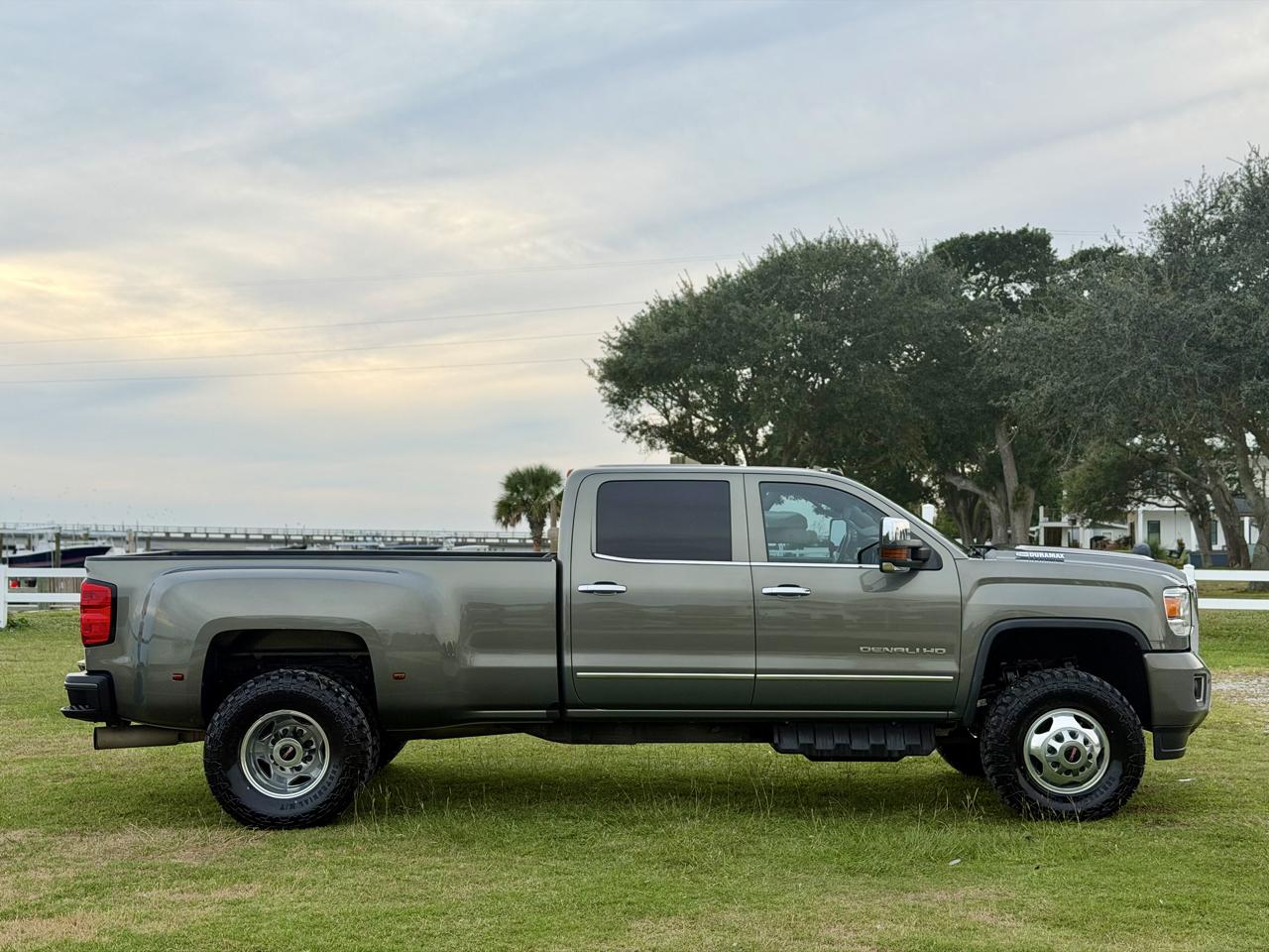 GMC Sierra 3500HD Denali Crew Cab 4WD 2018