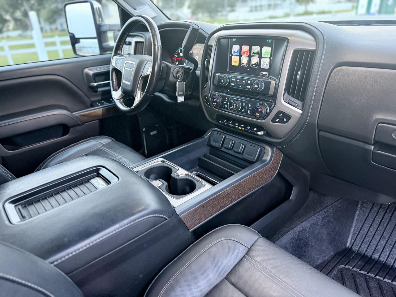 GMC Sierra 3500HD Denali Crew Cab 4WD 2018