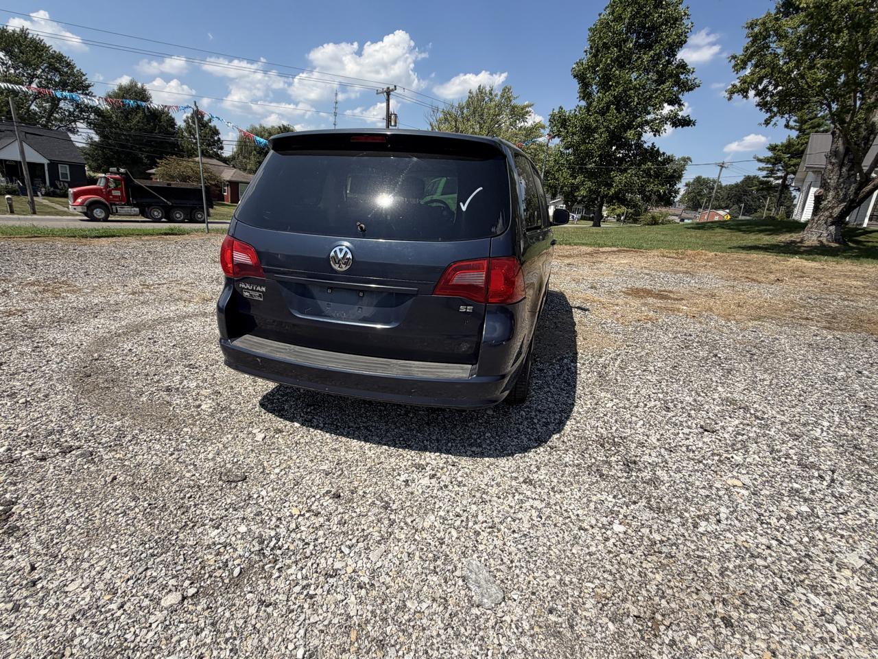 Volkswagen Routan SE RSE 2009