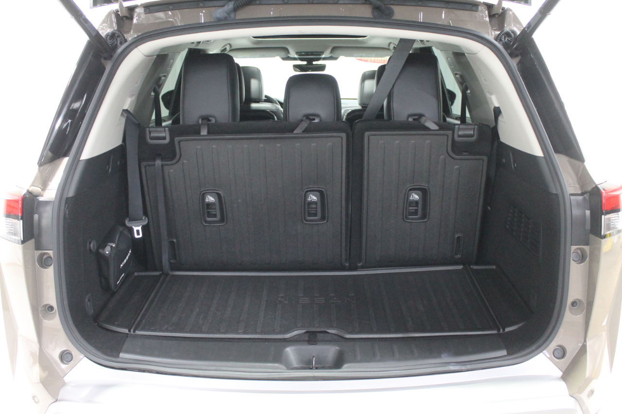 Nissan Pathfinder Platinum 4WD 2023