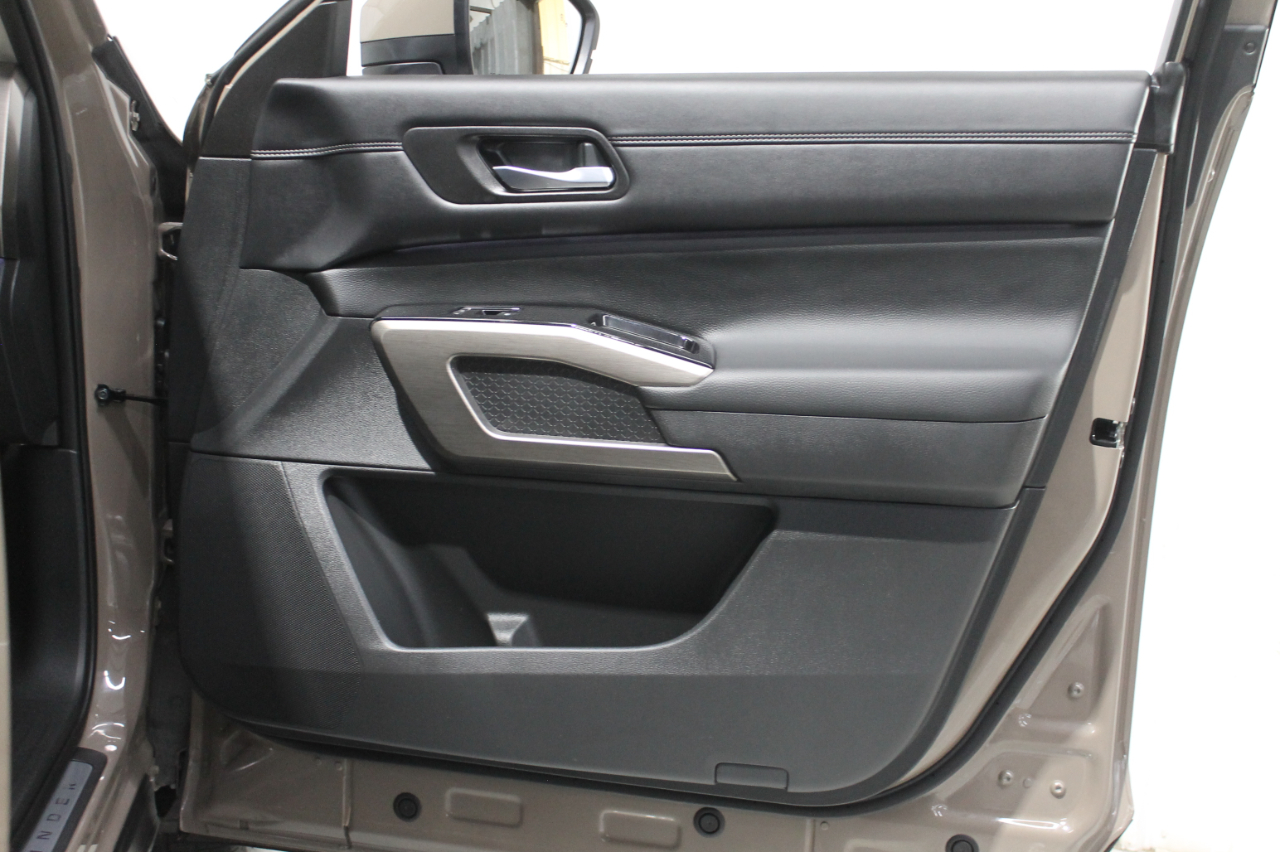 Nissan Pathfinder Platinum 4WD 2023