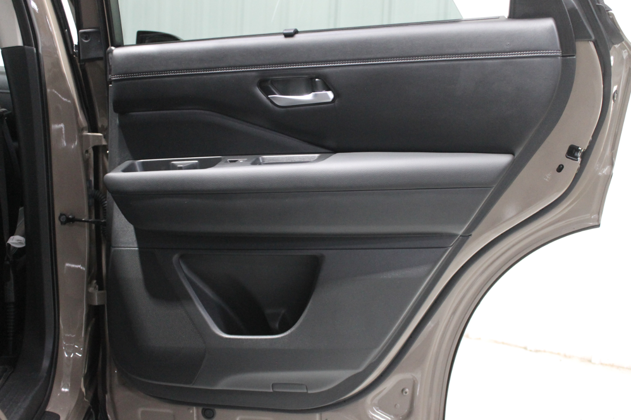 Nissan Pathfinder Platinum 4WD 2023