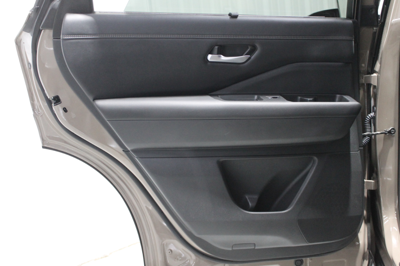 Nissan Pathfinder Platinum 4WD 2023