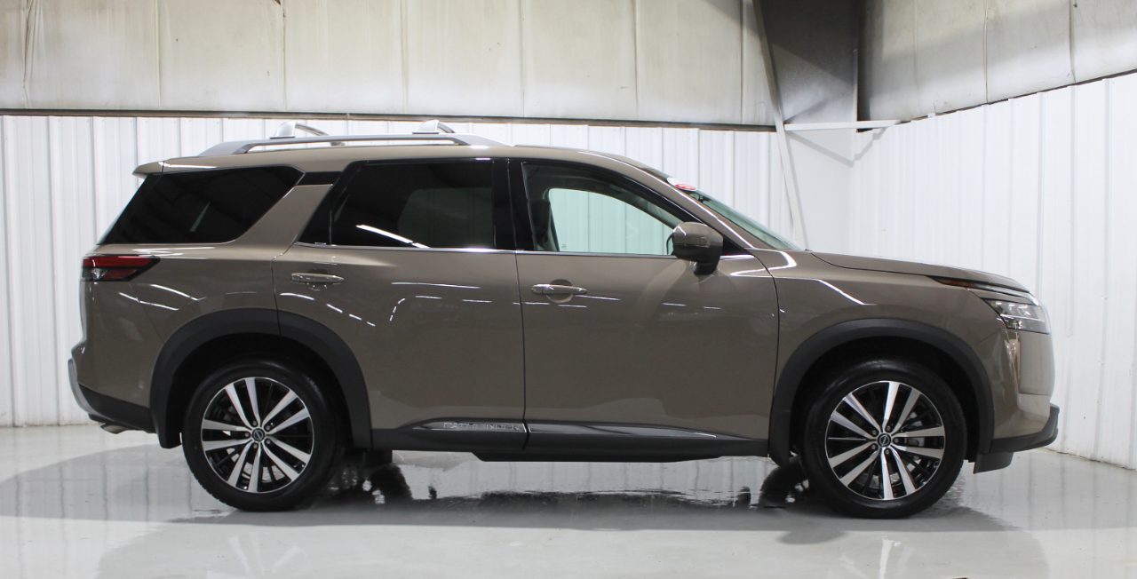 Nissan Pathfinder Platinum 4WD 2023