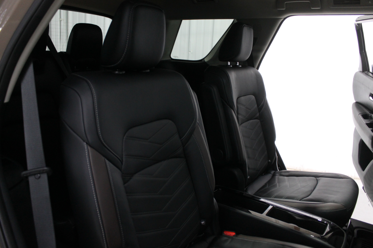 Nissan Pathfinder Platinum 4WD 2023