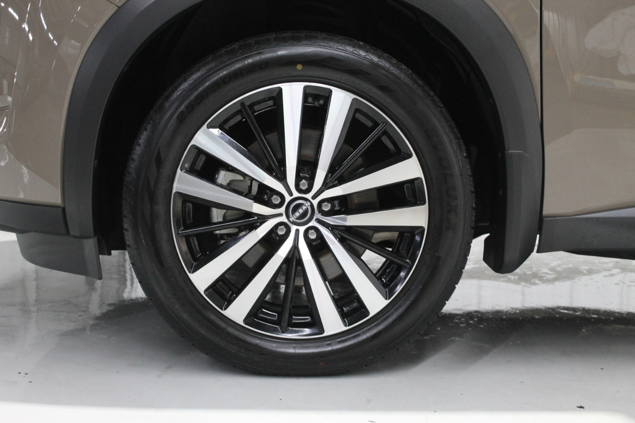 Nissan Pathfinder Platinum 4WD 2023