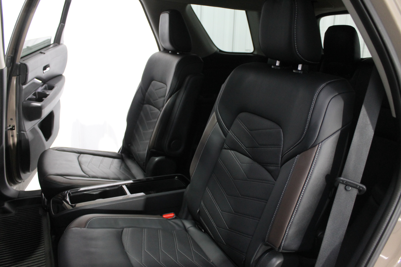 Nissan Pathfinder Platinum 4WD 2023