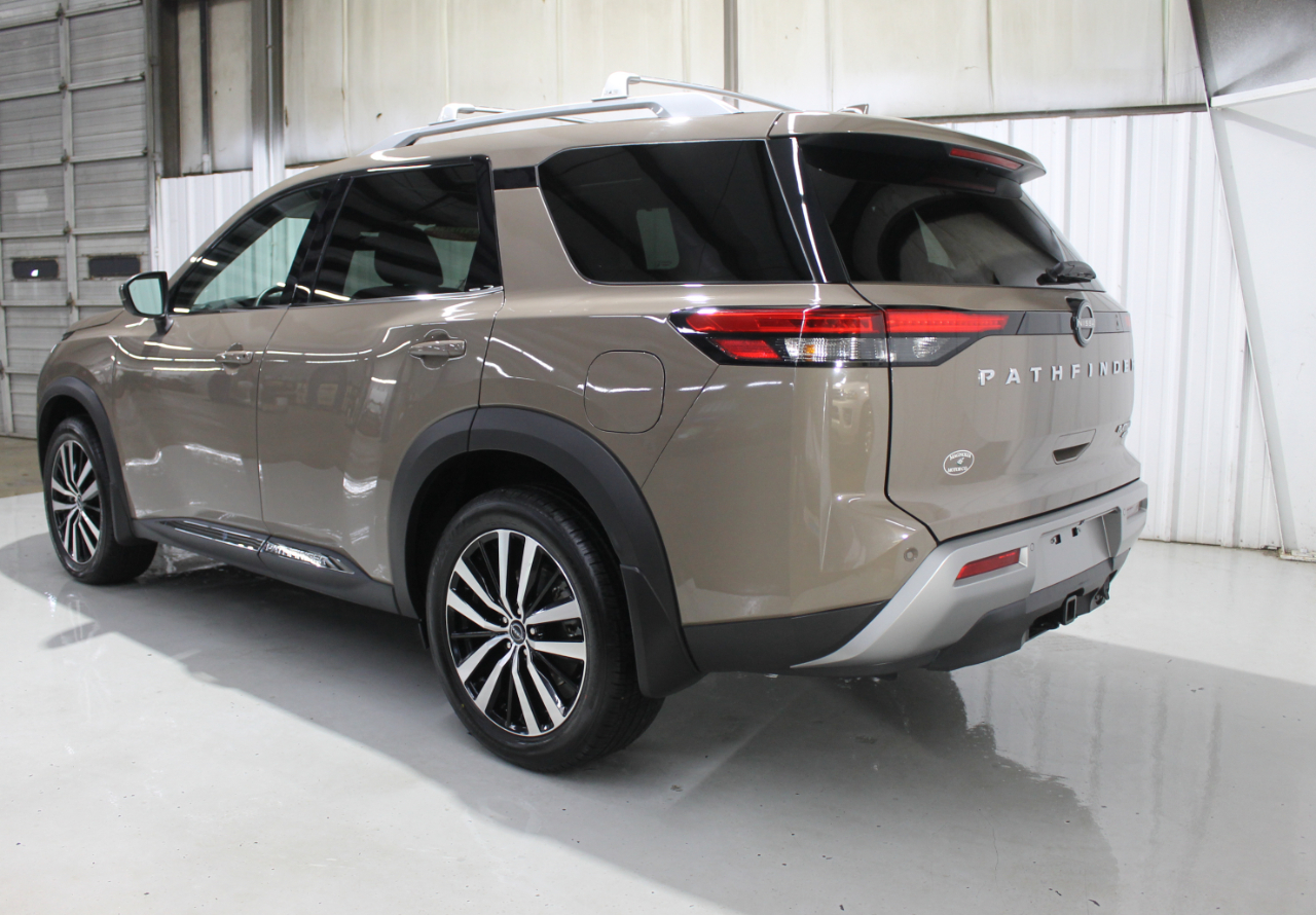 Nissan Pathfinder Platinum 4WD 2023