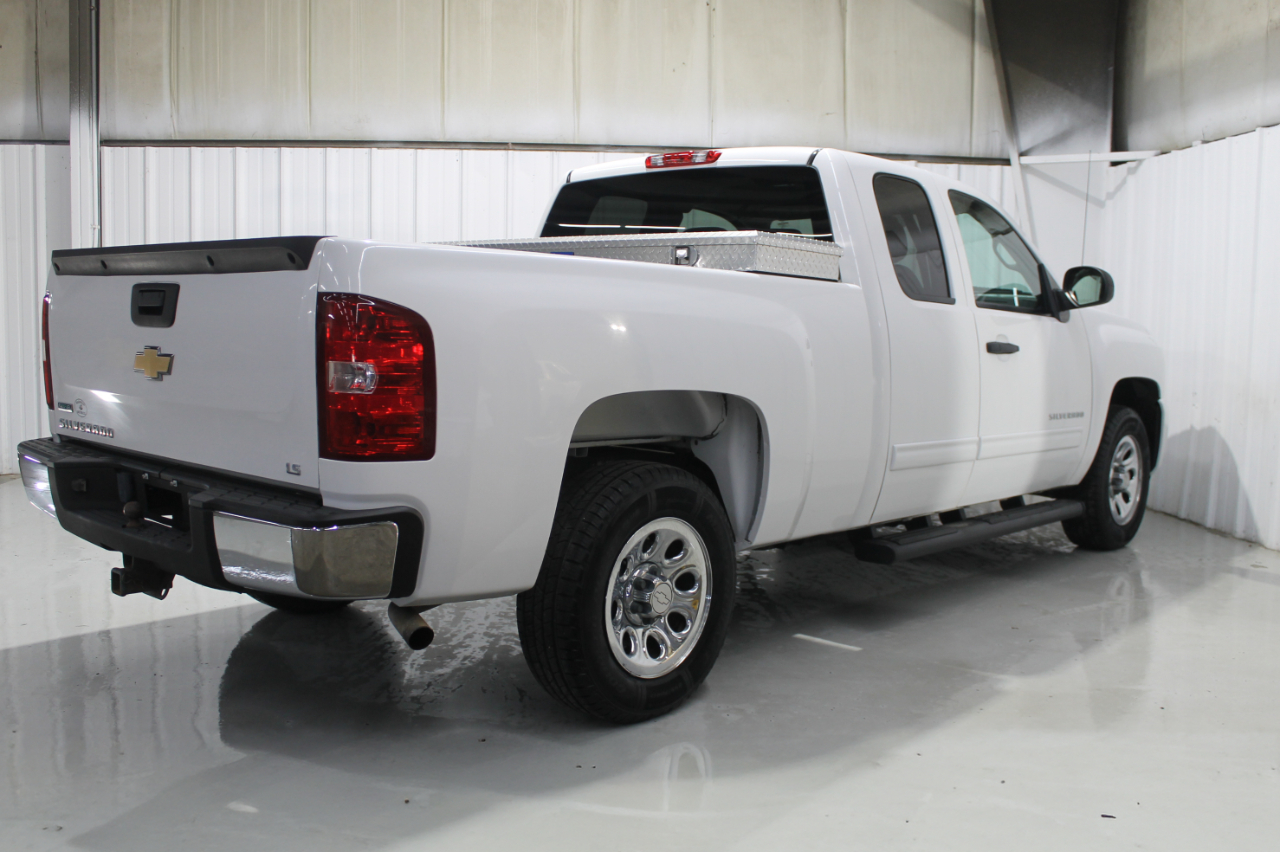 Chevrolet Silverado 1500 2WD Ext Cab 143.5" LS 2010