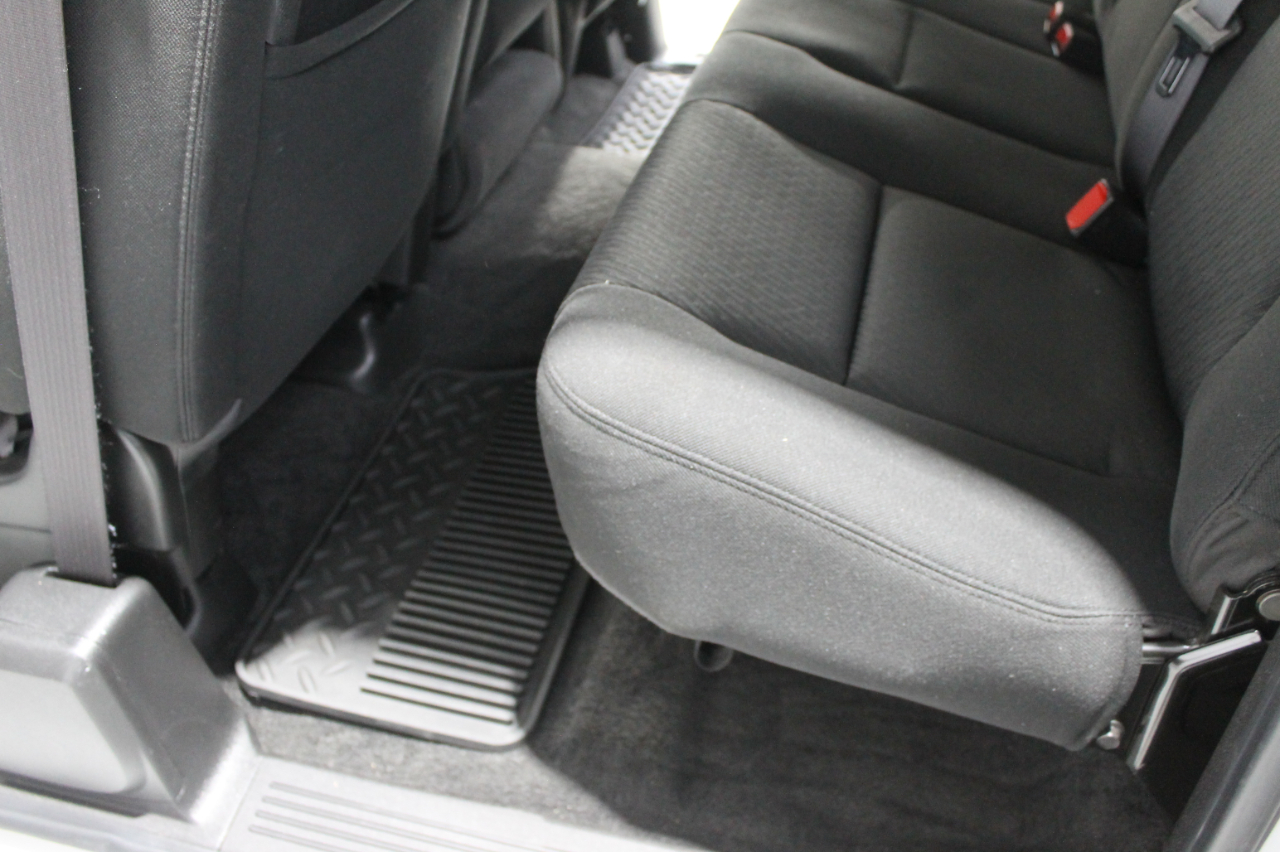 Chevrolet Silverado 1500 2WD Ext Cab 143.5" LS 2010