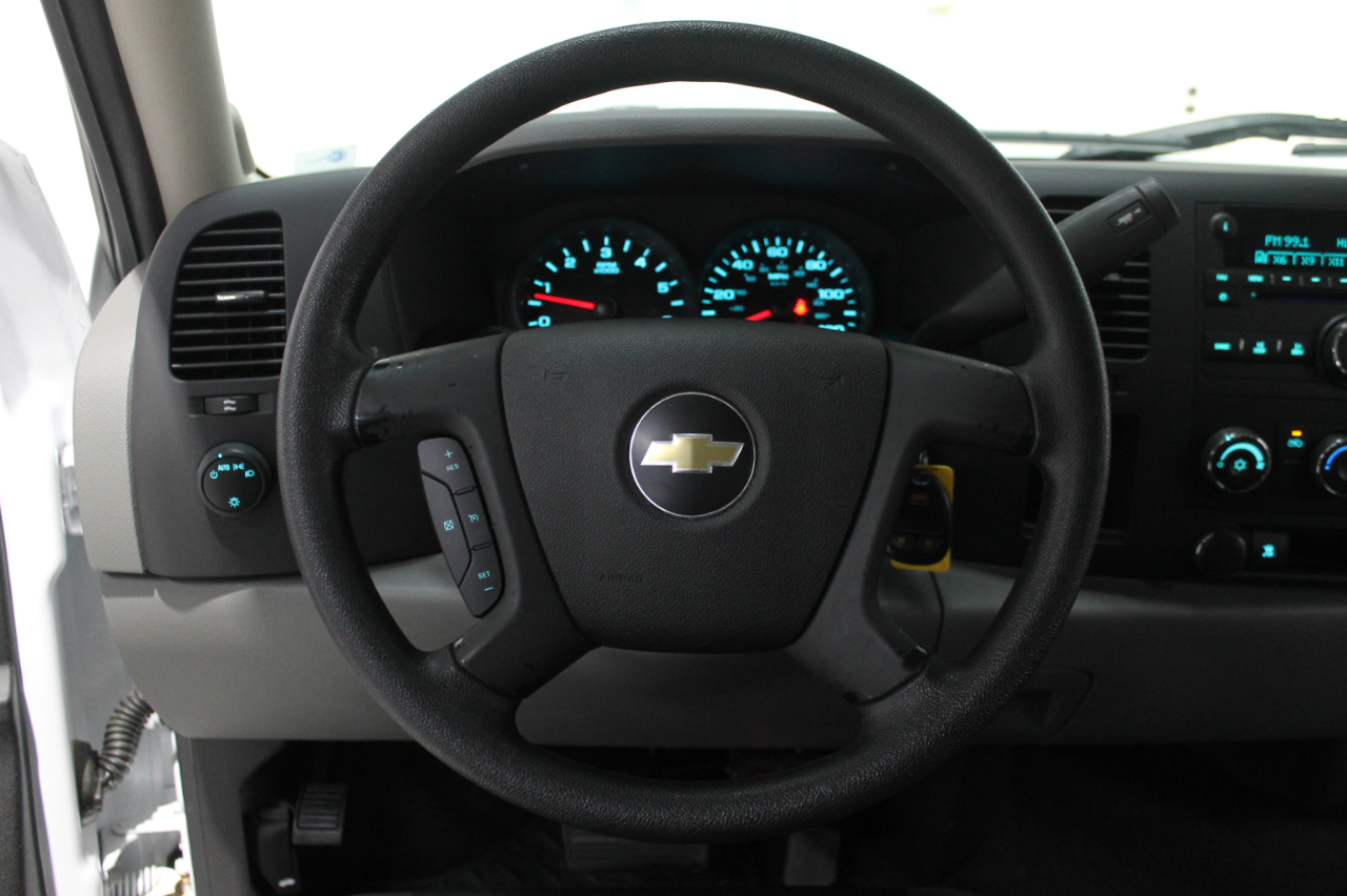 Chevrolet Silverado 1500 2WD Ext Cab 143.5" LS 2010