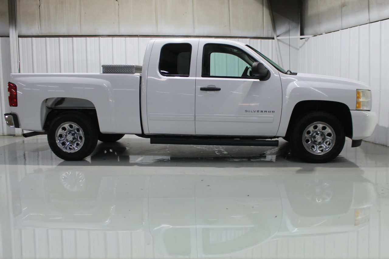 Chevrolet Silverado 1500 2WD Ext Cab 143.5" LS 2010