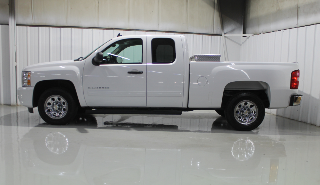 Chevrolet Silverado 1500 2WD Ext Cab 143.5" LS 2010